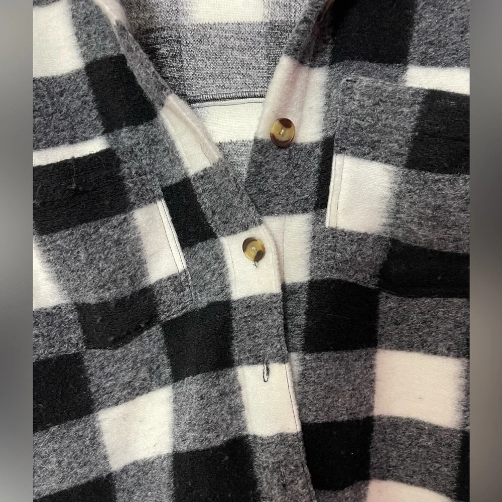 Shacket - Picture 4 of 5